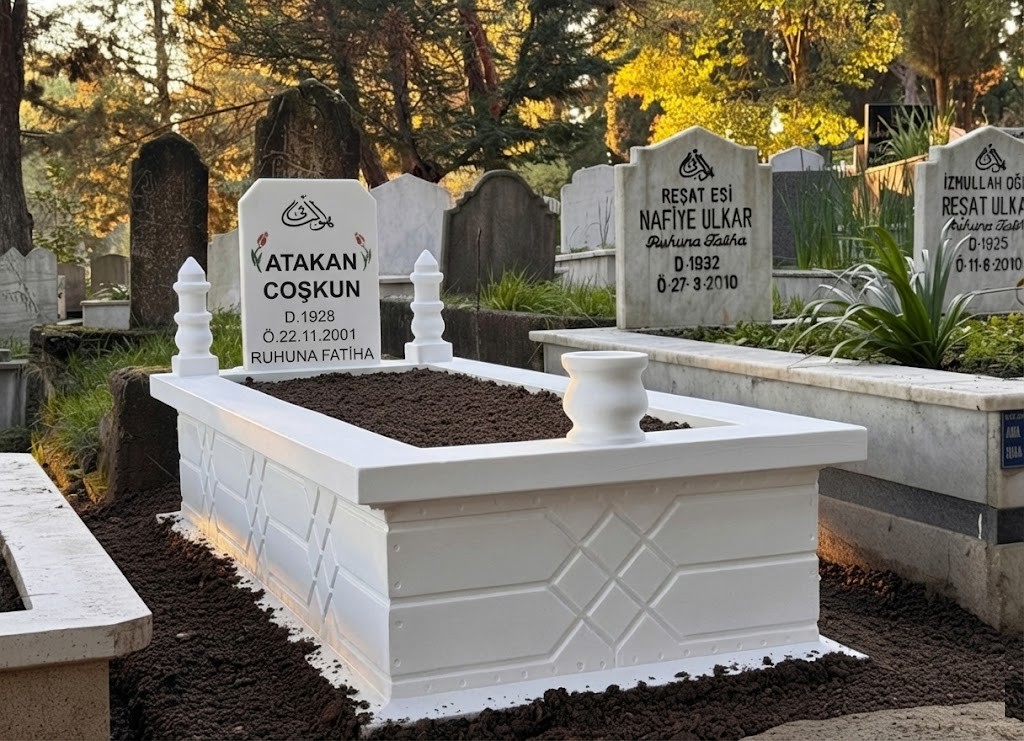 Beyaz Mevlana Mezar (Minareli)