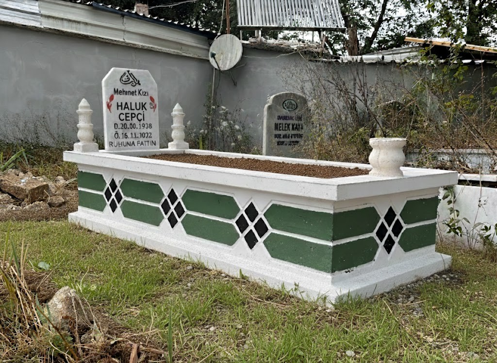 (PREMİUM) Mevlana Yeşili Siyah Kare Mezar