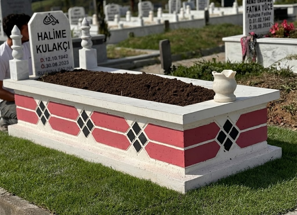 (PREMİUM) Pınar Kırmızısı Yaldız Mezar (Mermer Minare ve Suluklu)